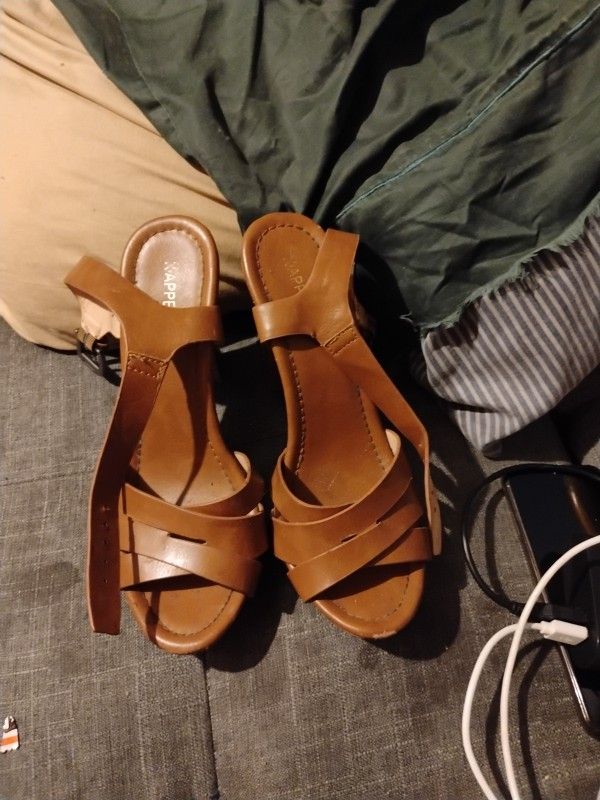 women pumps size 8