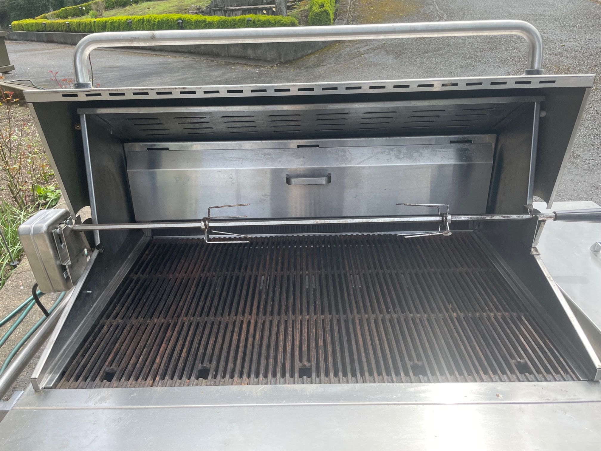 wolf BBQ
