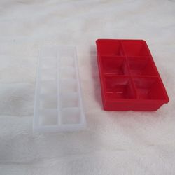 2 Small & Large Ice Cube Trays