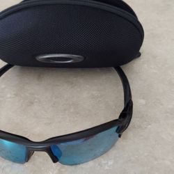 Oakley Flak 2.0 Sunglasses. 