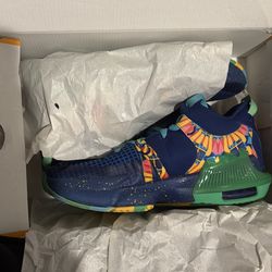 lebrons size 6.5 (6 in a half) in kids have been used a couple of times but still look brand new