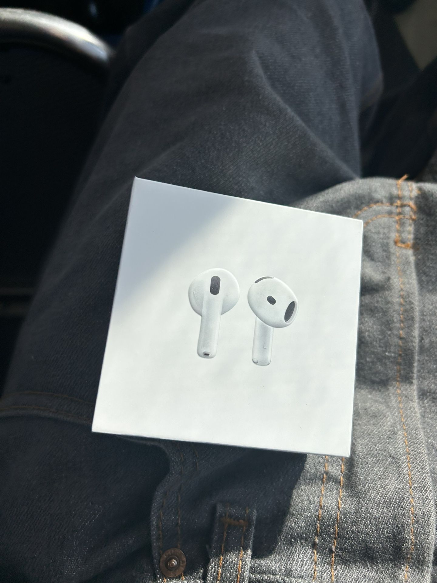 New AirPods 4