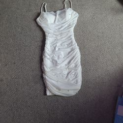 Teen Nice Beautiful White Dress  Size M With Pearl's 