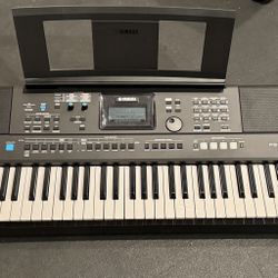 Yamaha PSR-E473