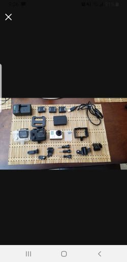 GoPro 3 Silver +with Accessories