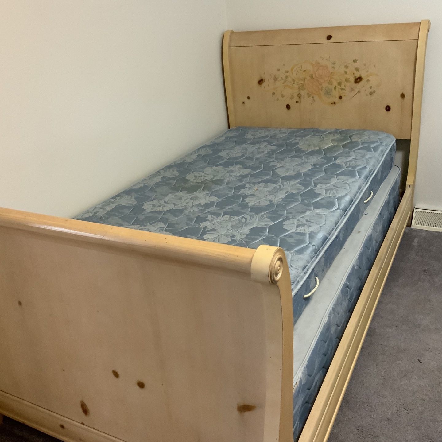 Pine Childs Sleigh Bed Bedroom Set