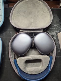 Airpod Max With Original Box And 2 Carry Box