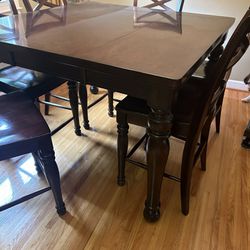 Dining Room Table And Curio Cabinet
