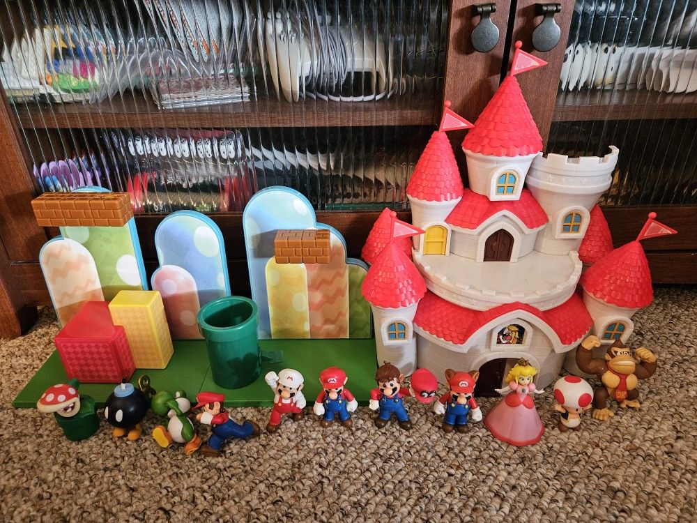 Jakks Pacific Princess Peach's Castle And Mario Acorn Plains Playset With Extra Figures