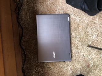 Acer Aspire R 15 2-1 laptop/tablet. i7. 12gb DDR4. Cracked screen