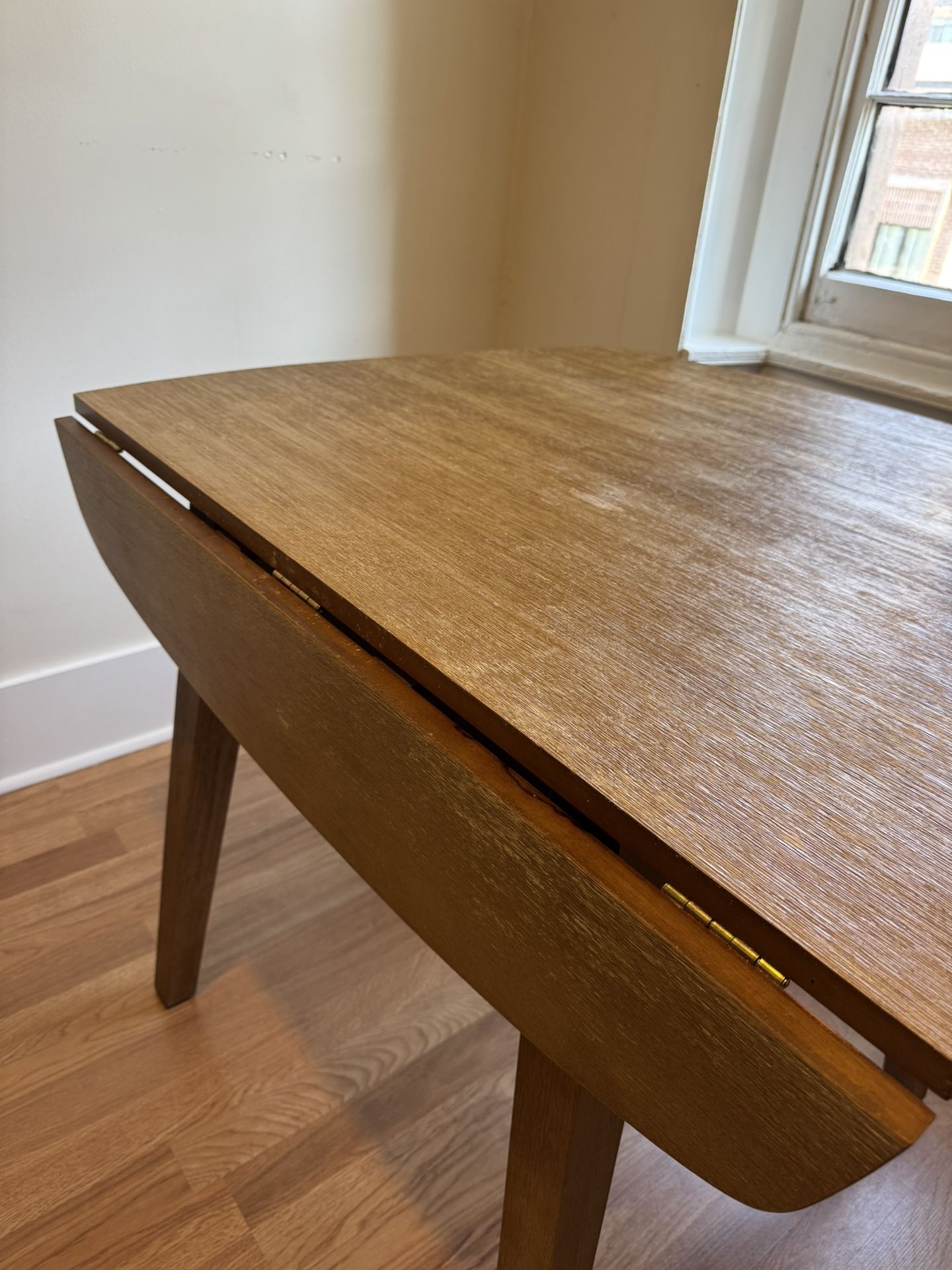 Kitchen Table (40’ X 40)