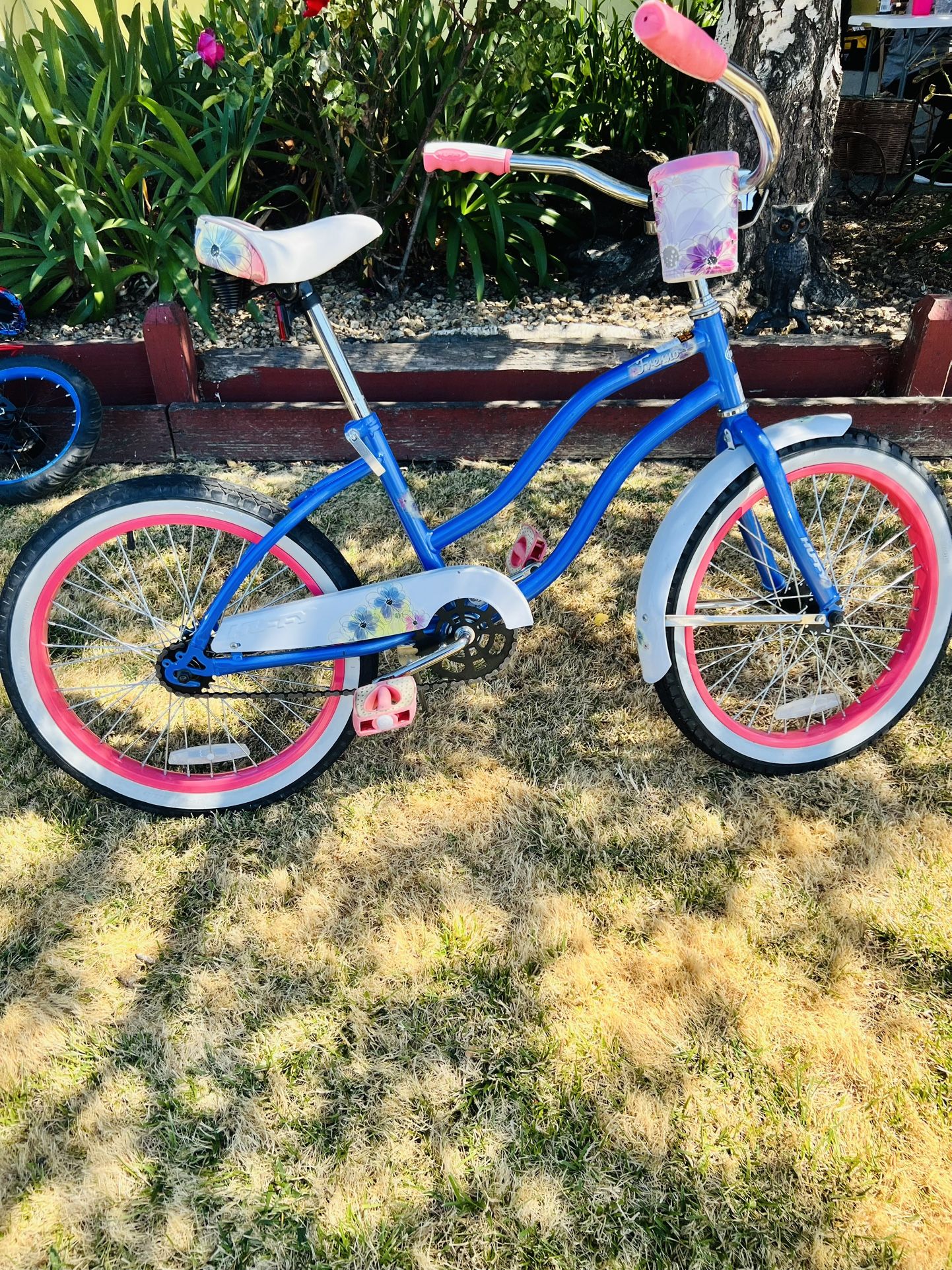 Huffy Good Vibrations Girls' Beach Cruiser