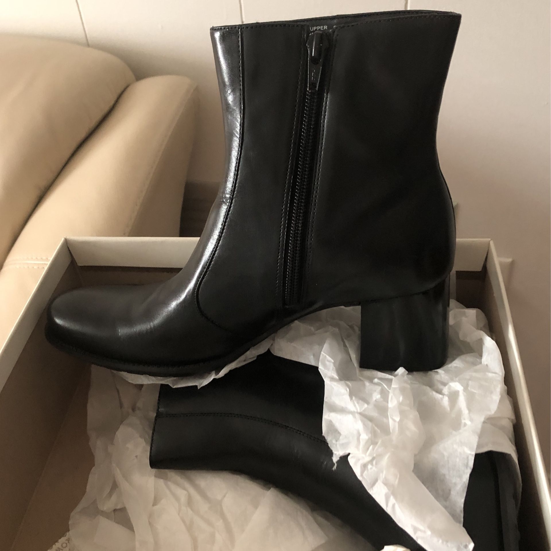 Naturalizer Brand New Leather Boots In Box