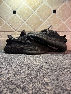 Yeezy 350s "MX Rock" -Size 9.5M -Og all -Barley used -Shipping available
