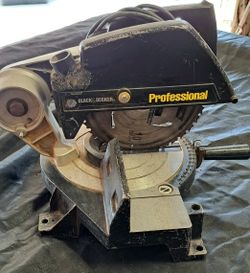 Profesional Miter Saw Black N DECKER.