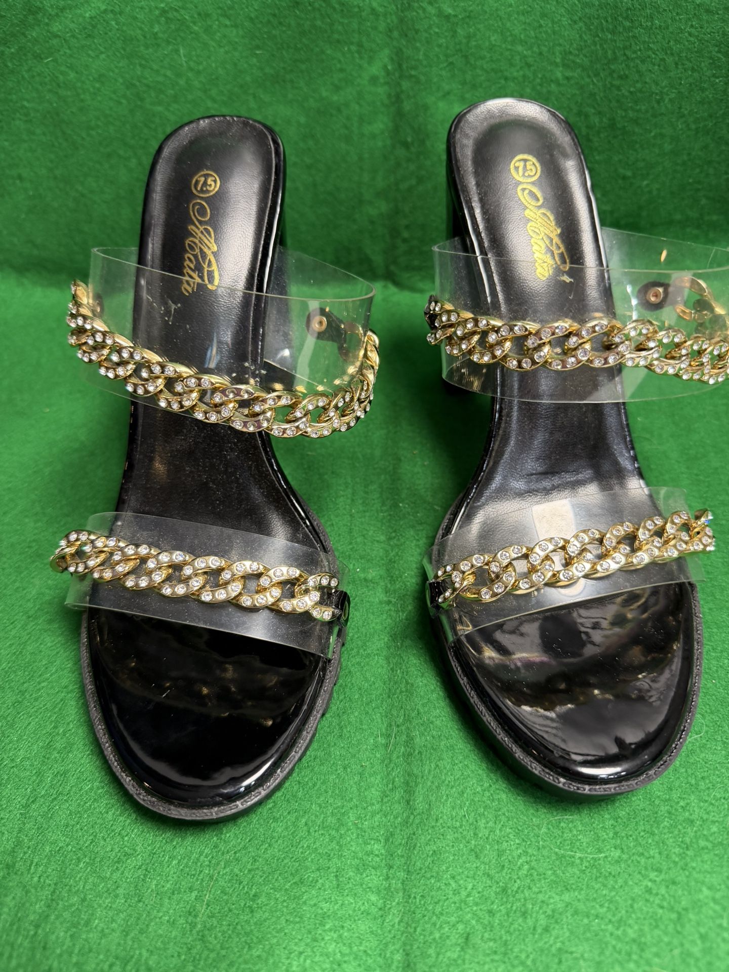 Cuuuute Sandals - Crystal / Gold Embellished 