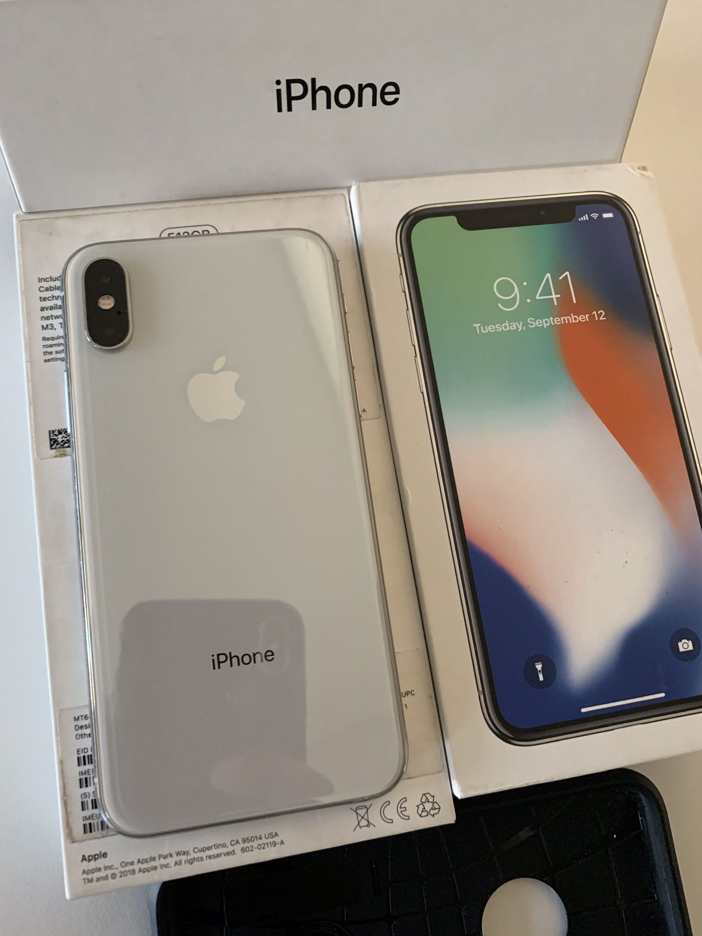 IPHONE X 64GB UNLOCKED CHARGER AND CELLPHONE CASE IS INCLUDED📲