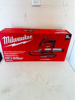 Shop Milwaukee M18 18V Lithium-Ion Cordless Grease Gun 2-Speed (Tool-Only