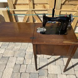 Sewing machine and Table White Rotary- 1927 Vintage - Runs