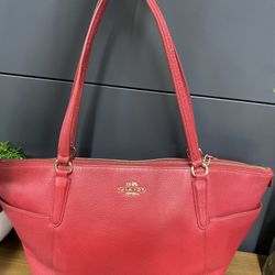 COACH RED LEATHER HAND BAG LARGE