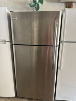 Frigidaire Refrigerator 