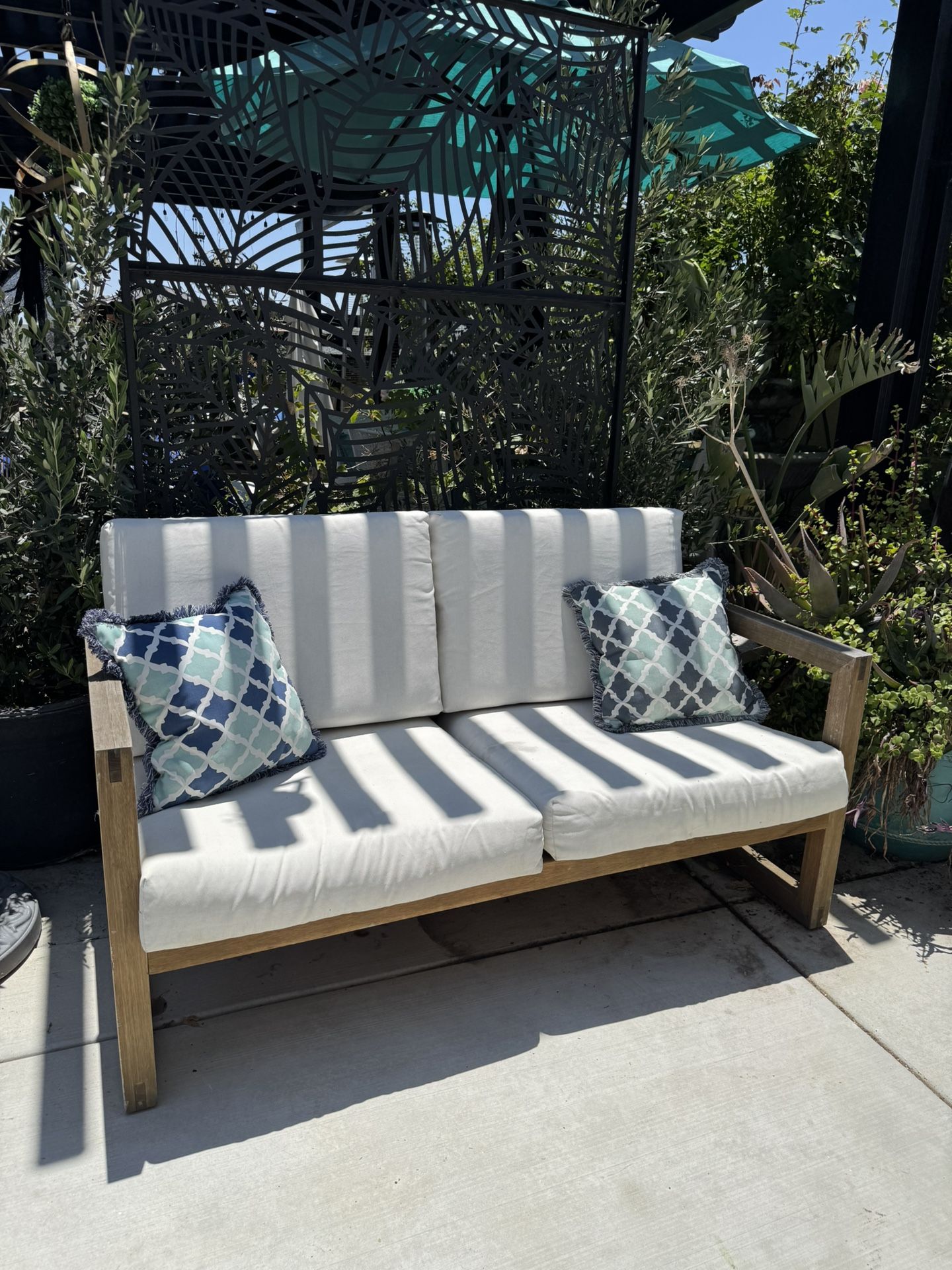 Outdoor Patio Love Seat With Pillows And Cushions