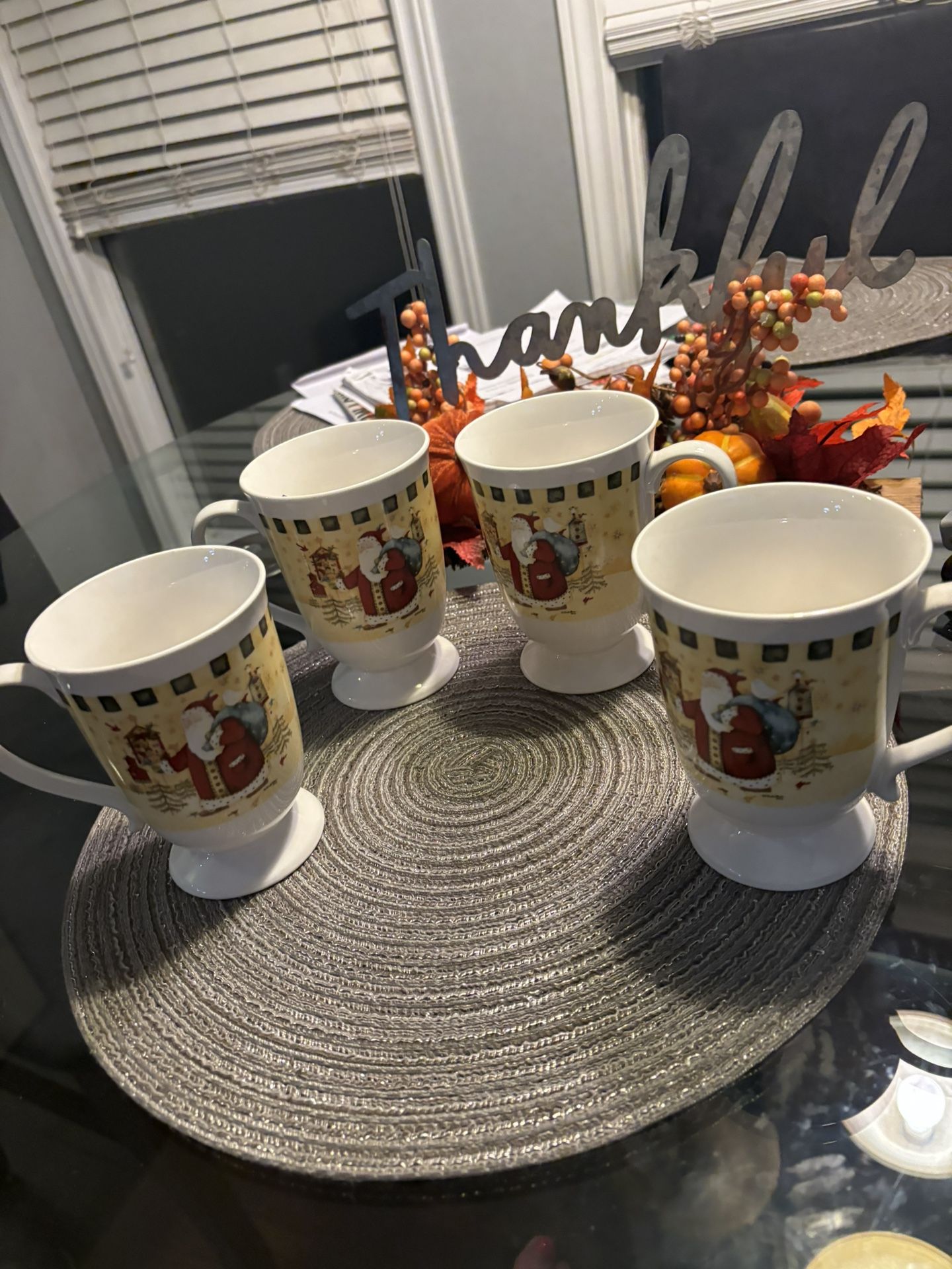4 Matching Christmas Mugs