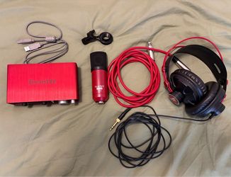 Focusrite Scarlett 2i2 1st Gen Bundle