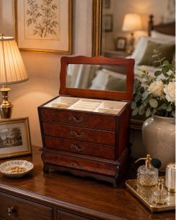 Vintage jewelry box