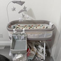Sleeping crib & Diaper caddy
