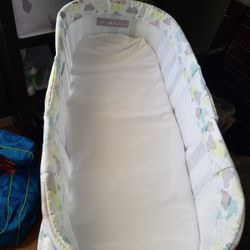 Baby Snuggle Nest With Pillow Insert