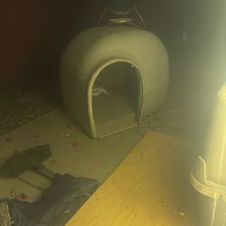 Igloo doghouse
