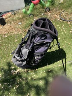 Callaway Adult Standing Golf Bag In Great Cond No Rips Or Tears All Zippers Work Good