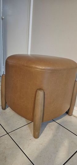 Ottoman (leather texture)
