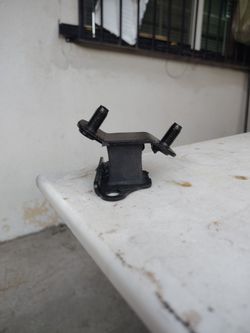 Rear Left Transmission Engine Mount