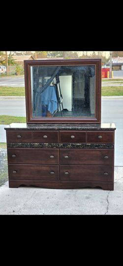 DRESSER WITH MIRROR