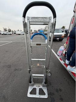 Global Industrial 2-in-1 Convertible Hand Truck / Dolly