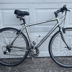 Specialized Sirrus sport men’s hybrid bike good condition