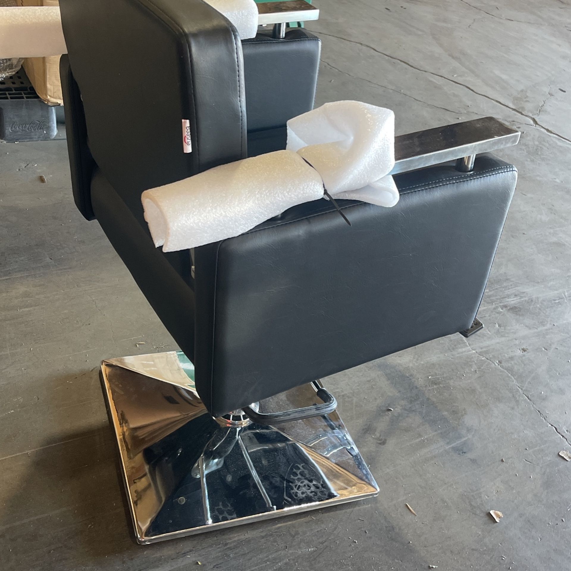 Salon Chair for Sale in San Lorenzo, CA OfferUp