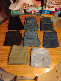 Lot of 8 jeans (Size 6-8): 4 Universal Thread, 1 Time and Tru, 2 No Boundaries, and 1 Tinseltown