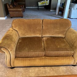 Bernhardt Gold Couch Sofa Loveseat Plush Nailhead Trim