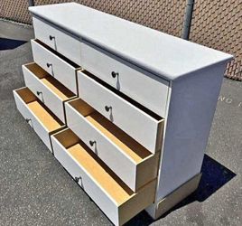 Dresser 8 drawers
