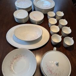 Vintage Noritake Carthage #3330 China Set - Set Of 8