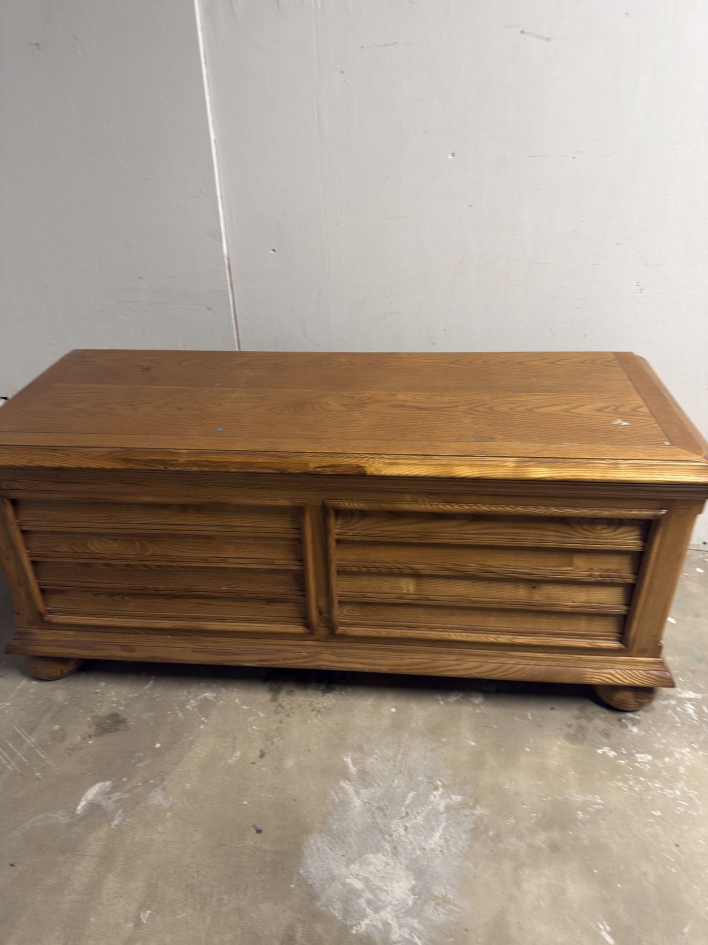 Free Wooden Ottoman