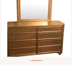 Gold 8 Dr Dresser With Mirror 