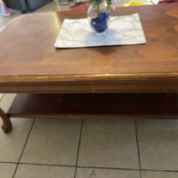 Coffee table/living room table