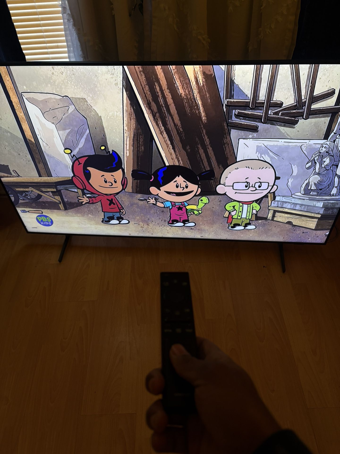 2 Smart TVs ( READ DESCRIPTION )