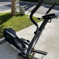 NordicTrack CXT 900 Elliptical 