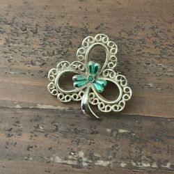 VINTAGE SHAMROCK CLOVER GOLD TONE BROOCH