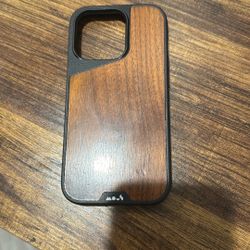 Mous iPhone 14 Pro Walnut Case
